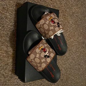 Size 7 mickie mouse Disney coach slides brand new great condition